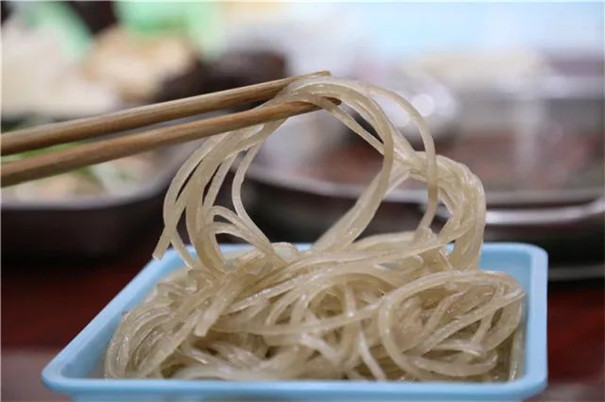 粉條做禮品，條條暖人心，無礬工藝更貼心