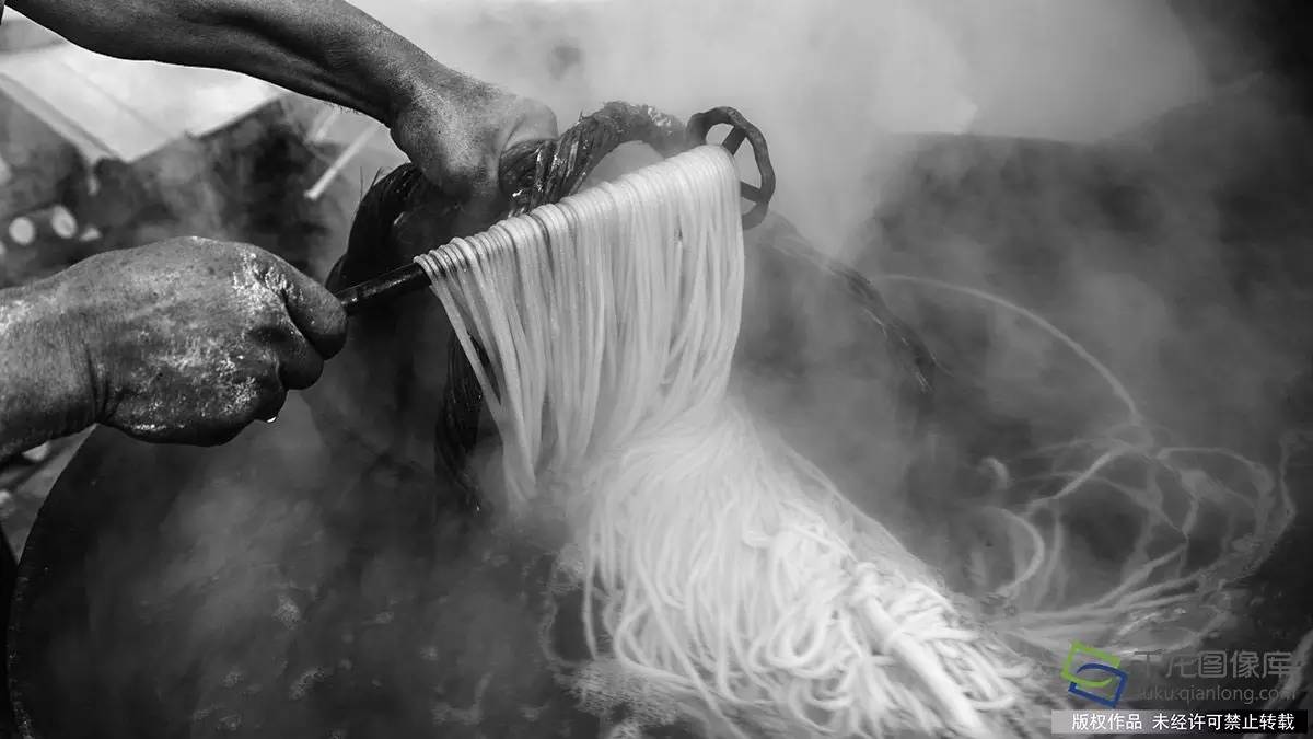 在粉條機(jī)加工生產(chǎn)過程中，影響淀粉老化的主要因素有哪些？