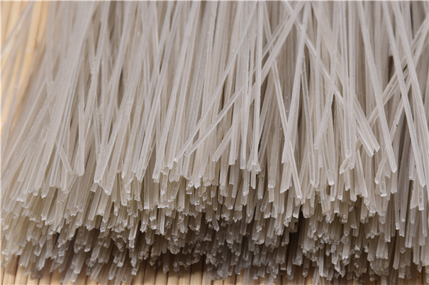 紅薯粉條加工設備切刀使用須知---自由調節粉條寬窄、長短及厚薄